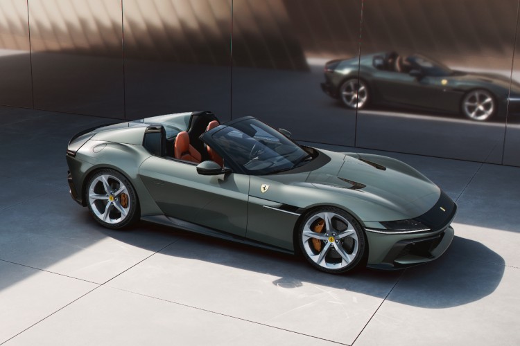 ferrari-12cilindri-spider-10-1