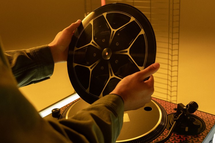 lamborghini-technics-gramofon-10