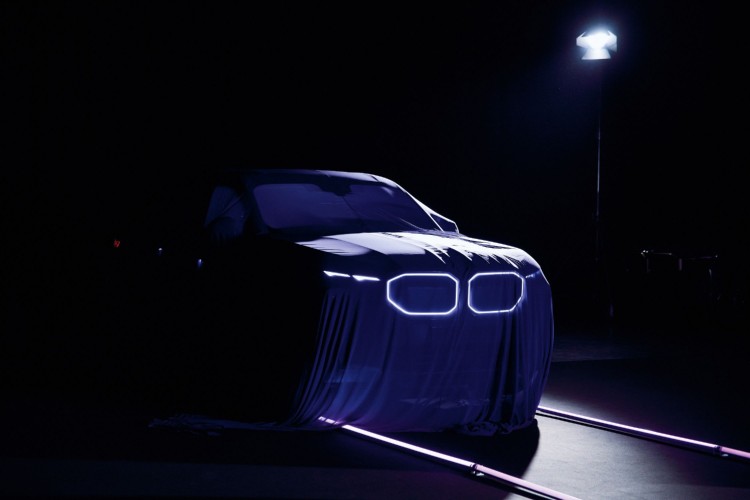 bmw-naomi-kambel-4