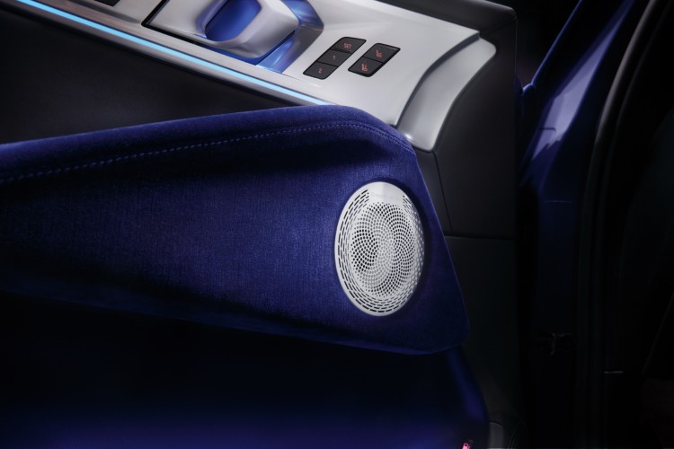 bmw-xm-mystique-allure-8