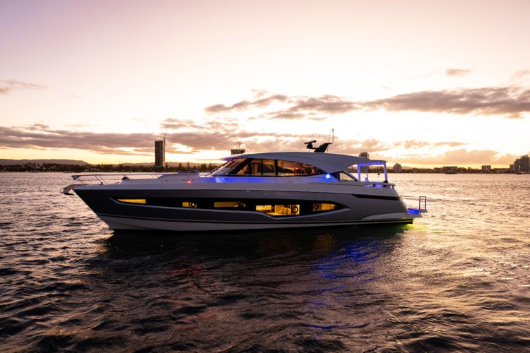 riviera-6800-sport-yacht-1