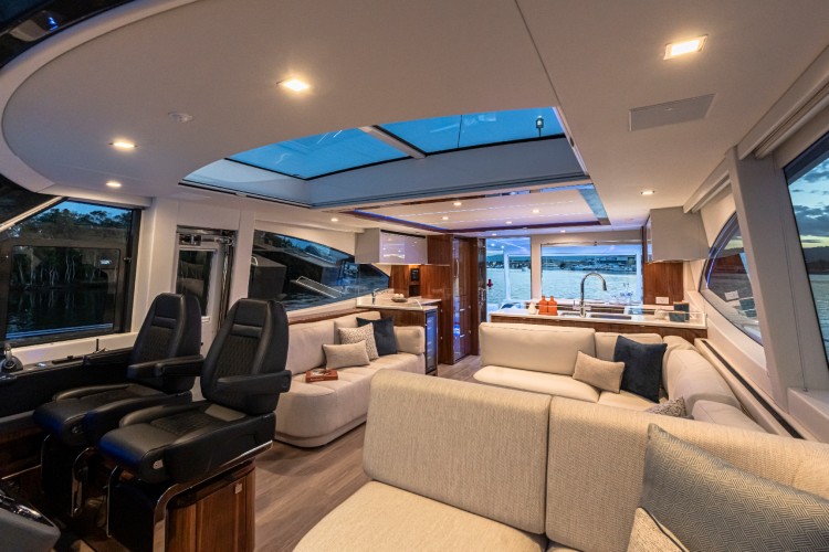 riviera-6800-sport-yacht-4