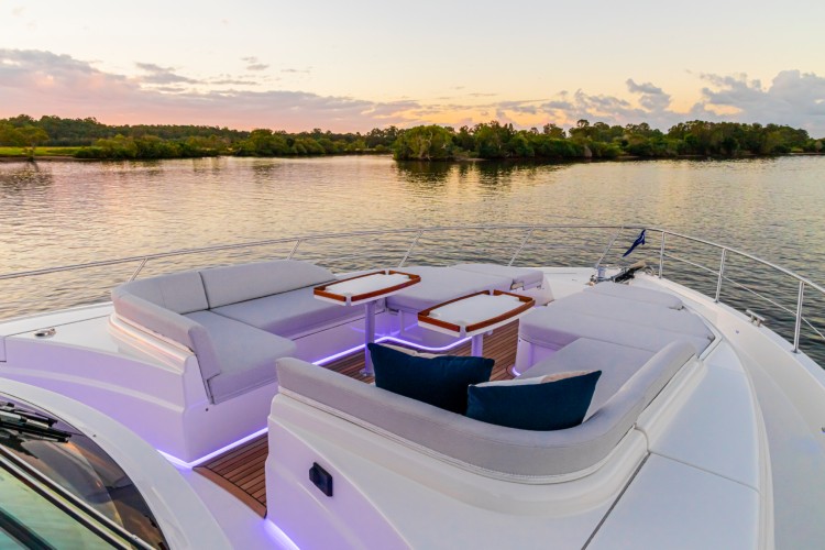 riviera-6800-sport-yacht-11