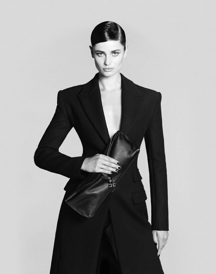 tejlor-hil-elisabetta-franchi-2024-7