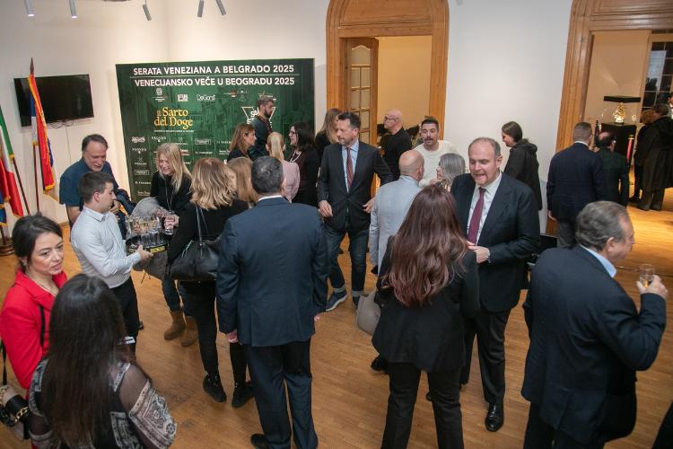 vece-venecijanske-elegancije-otvoren-salon-of-excellence-u-italijanskoj-ambasadi-povodom-dana-made-in-italy-16