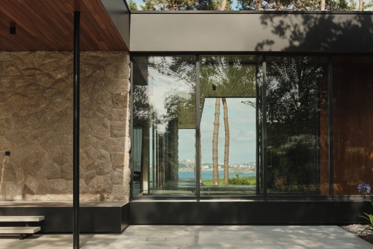 casa-loredo-kad-more-kamen-i-arhitektura-progovore-istim-jezikom-2
