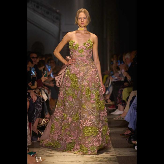 elije-saab-la-nouvelle-cour-donosi-kraljevski-luksuz-novom-haute-couture-kolekcijom-15