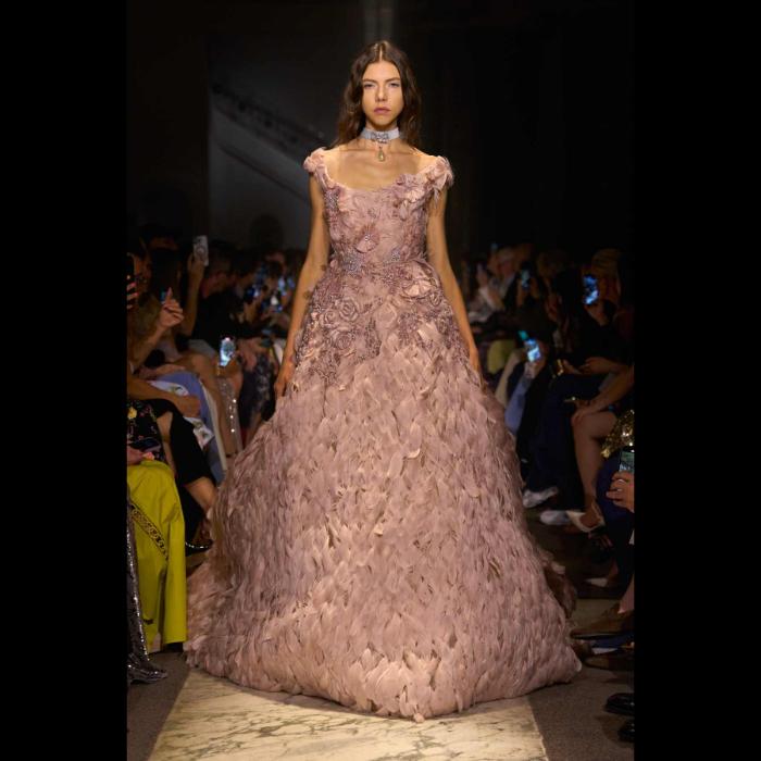 elije-saab-la-nouvelle-cour-donosi-kraljevski-luksuz-novom-haute-couture-kolekcijom-17