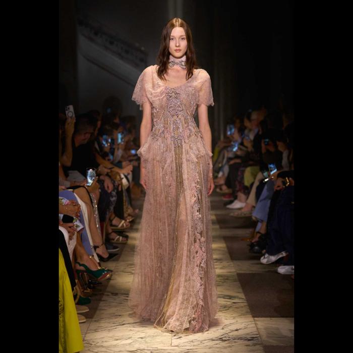 elije-saab-la-nouvelle-cour-donosi-kraljevski-luksuz-novom-haute-couture-kolekcijom-20