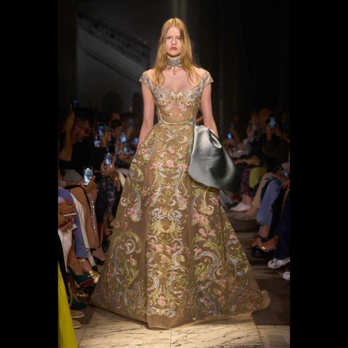 elije-saab-la-nouvelle-cour-donosi-kraljevski-luksuz-novom-haute-couture-kolekcijom-22