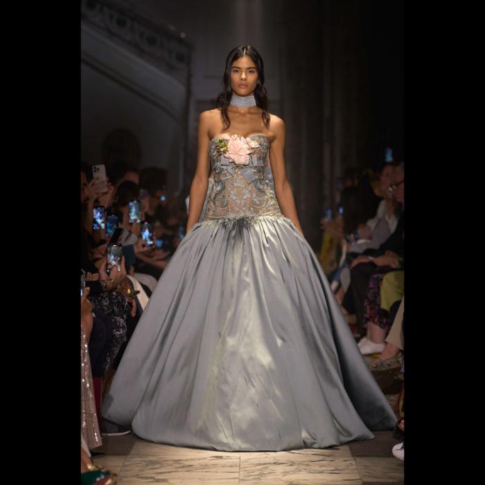 elije-saab-la-nouvelle-cour-donosi-kraljevski-luksuz-novom-haute-couture-kolekcijom-23