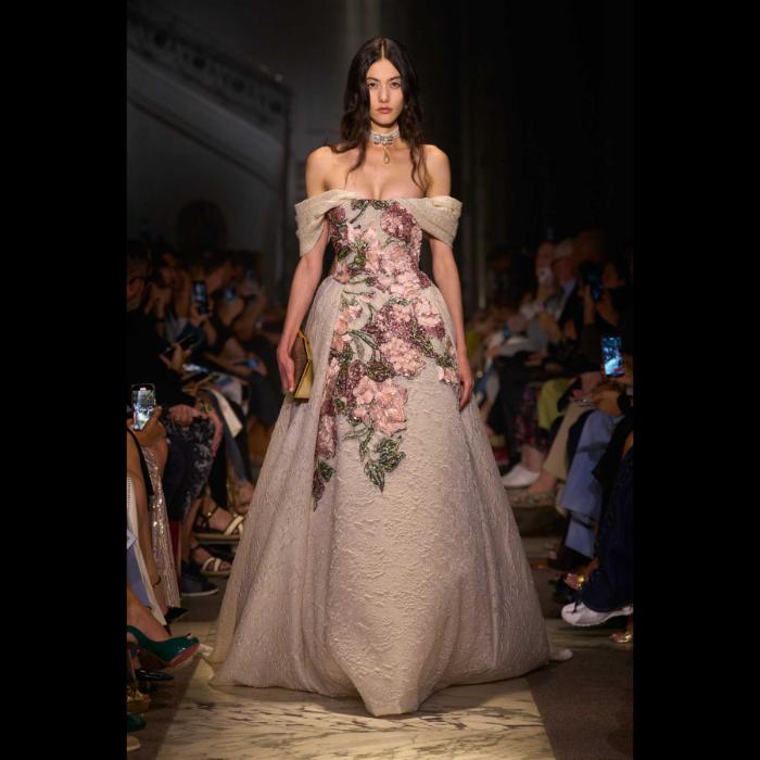 elije-saab-la-nouvelle-cour-donosi-kraljevski-luksuz-novom-haute-couture-kolekcijom-32