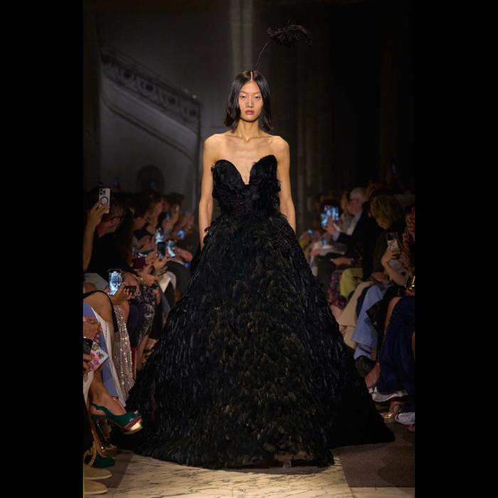 elije-saab-la-nouvelle-cour-donosi-kraljevski-luksuz-novom-haute-couture-kolekcijom-37