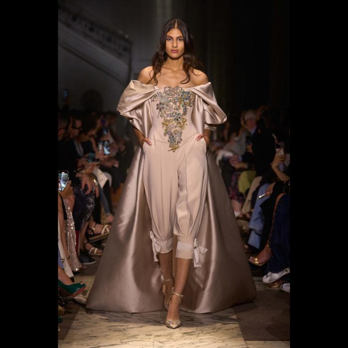 elije-saab-la-nouvelle-cour-donosi-kraljevski-luksuz-novom-haute-couture-kolekcijom-40