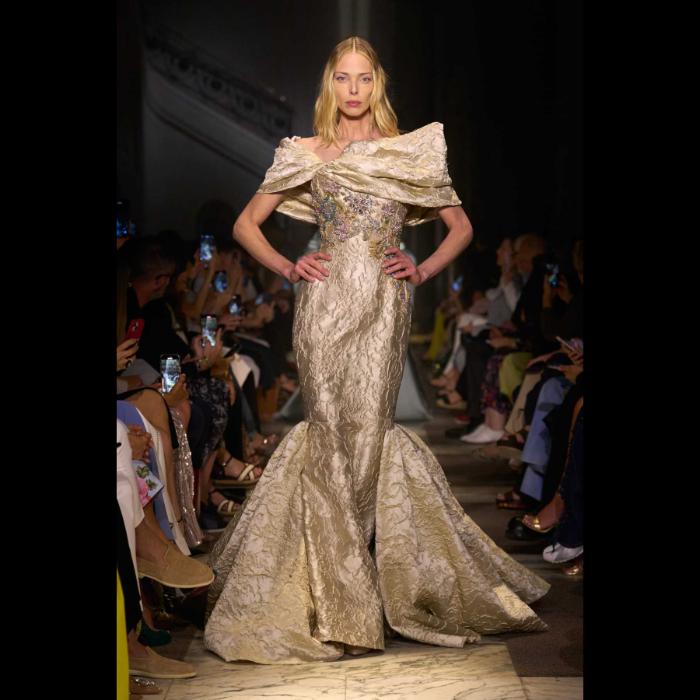 elije-saab-la-nouvelle-cour-donosi-kraljevski-luksuz-novom-haute-couture-kolekcijom-41