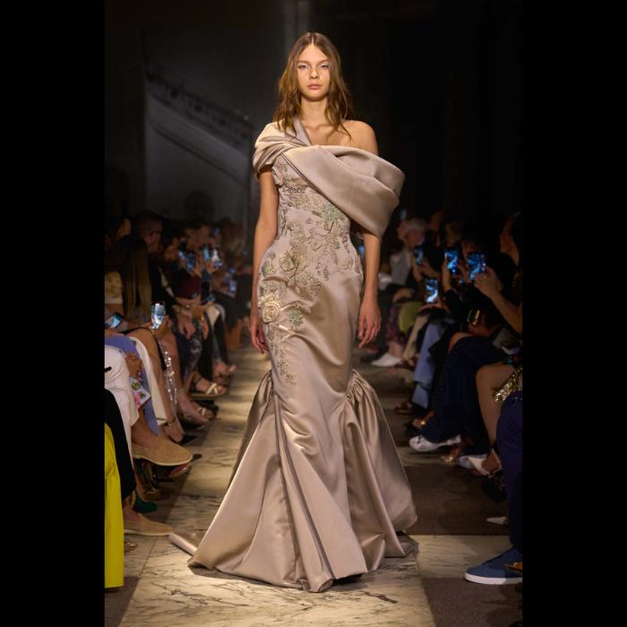 elije-saab-la-nouvelle-cour-donosi-kraljevski-luksuz-novom-haute-couture-kolekcijom-43