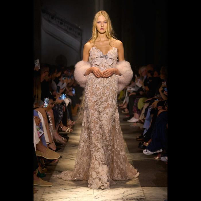 elije-saab-la-nouvelle-cour-donosi-kraljevski-luksuz-novom-haute-couture-kolekcijom-45