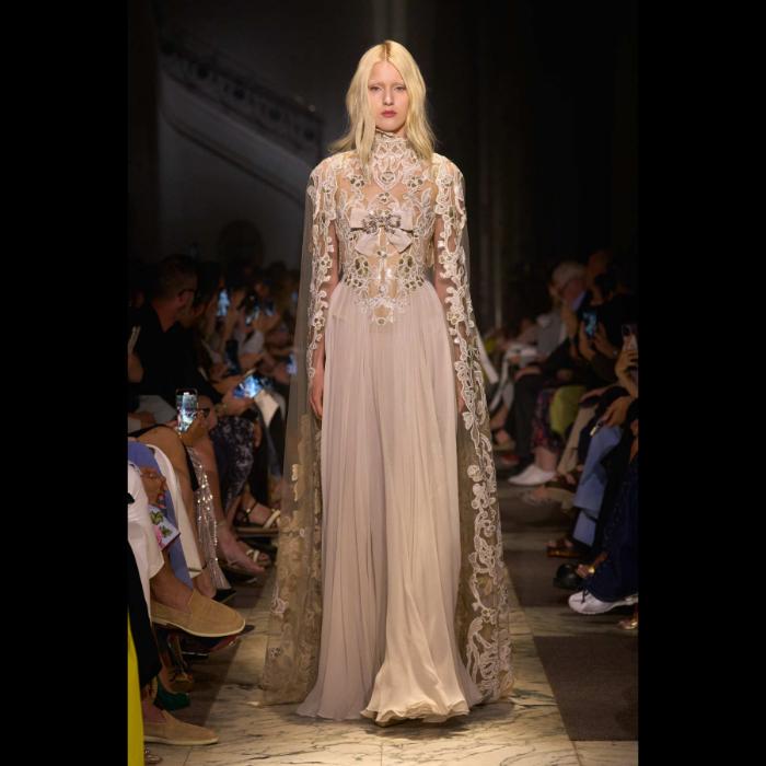 elije-saab-la-nouvelle-cour-donosi-kraljevski-luksuz-novom-haute-couture-kolekcijom-46