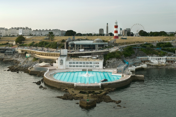 sto-godina-rolls-royce-phantom-modela-muzicko-putovanje-od-sansone-do-rokenrola-popa-i-repa-14