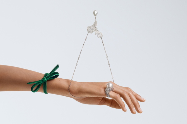 boucheron-gates-of-wonders-magicno-putovanje-kroz-luksuz-u-praznicnoj-sezoni-13