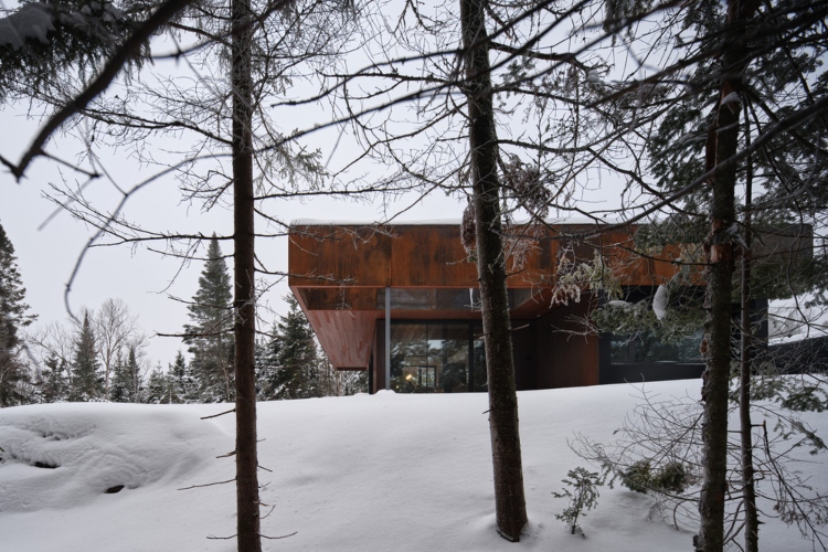 owls-shield-house-arhitektonsko-utociste-u-srcu-kanadske-divljine-13