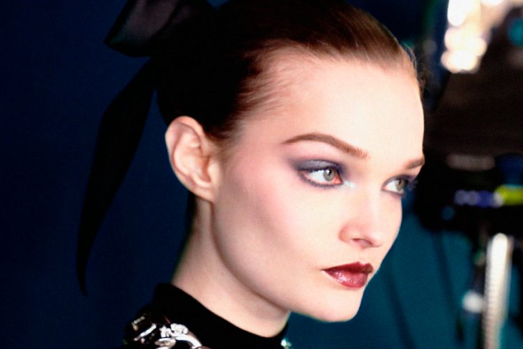 chanel-holiday-2025-ocaravajuci-simboli-koji-osvetljavaju-praznicne-mirisne-poklone-31