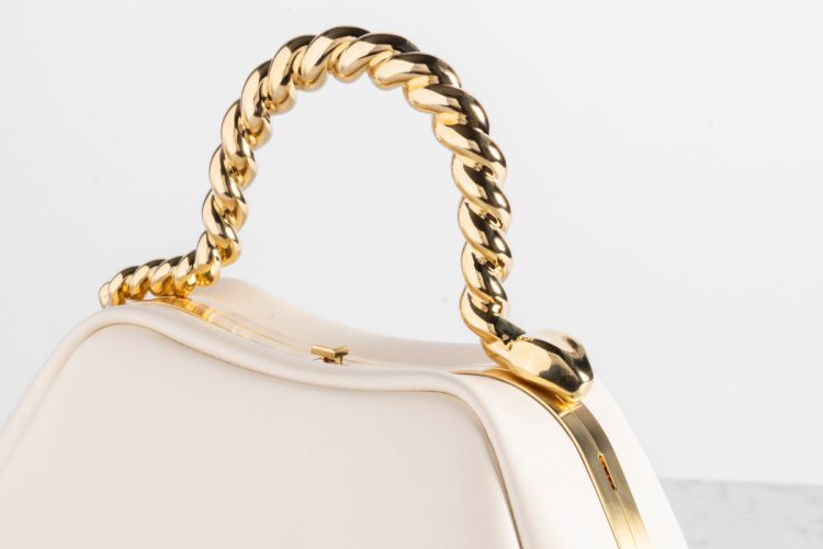 bvlgari-ss26-kada-se-dragulji-pretvaraju-u-kozne-ikone-54