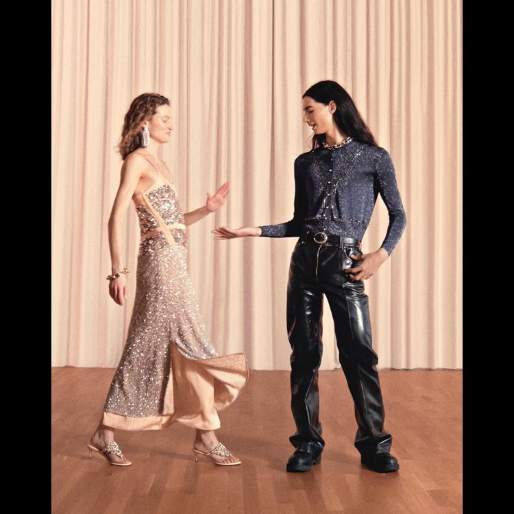 rabanne-resort-2026-kampanja-u-ritmu-svetlucave-plesne-noci-2