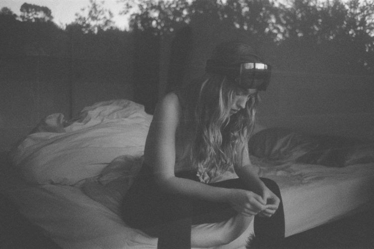 saint-laurent-rive-droite-snow-edition-2025-visoka-moda-na-snegu-8