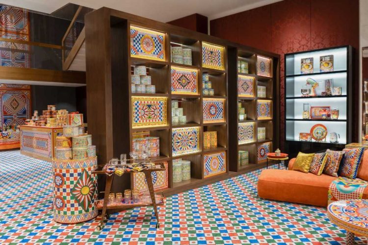 dolce-gabbana-holiday-market-2025-praznicni-svet-italijanske-raskosi-12