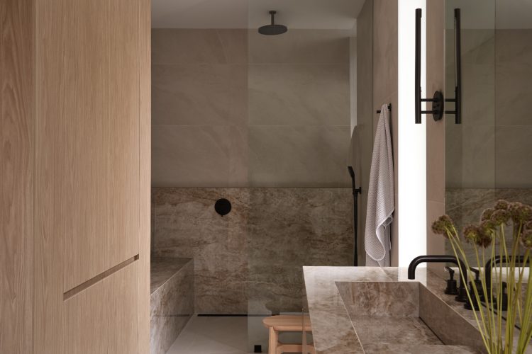 projekat-21-sofisticiran-porodicni-dom-u-znaku-elegancije-svezine-i-mira-16