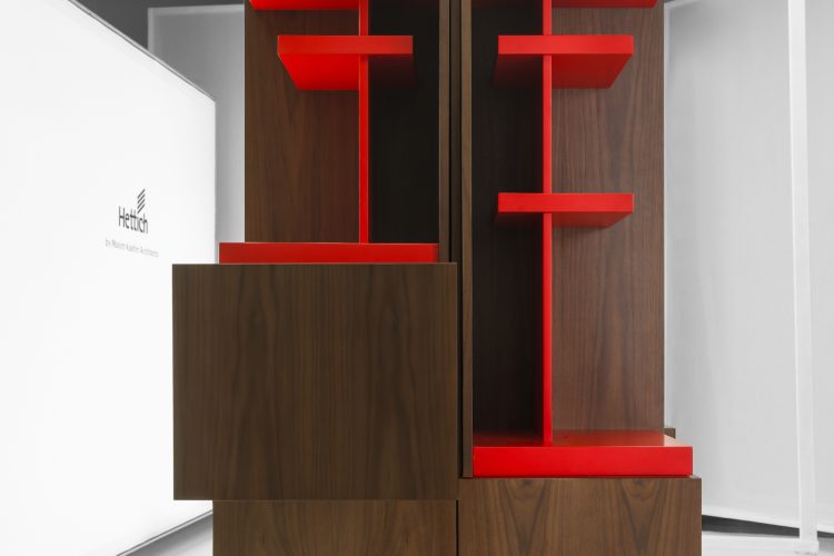 suprematisticki-biro-umetnicki-komad-namestaja-zasnovan-na-idejama-suprematizma-3