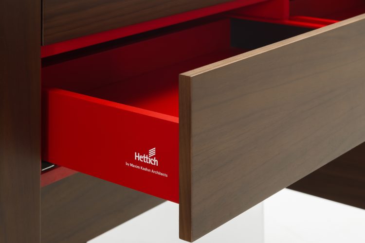 suprematisticki-biro-umetnicki-komad-namestaja-zasnovan-na-idejama-suprematizma-14