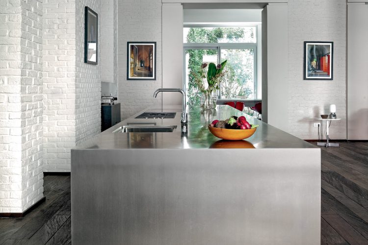 ostrvska-kuhinja-kao-savremeni-centar-doma-abimis-i-novo-lice-nerdajuceg-celika-10