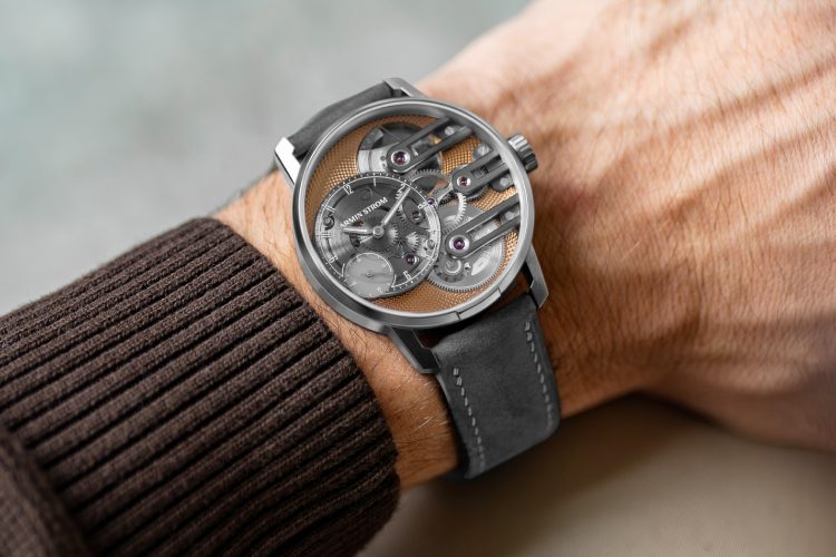 armin-strom-gravity-equal-force-ultimate-sapphire-salmon-novo-poglavlje-konstantne-preciznosti-8