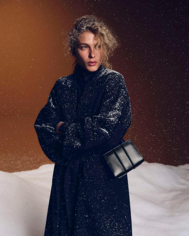 max-mara-holiday-2025-kada-kamel-elegancija-susrece-filmski-sneg-6