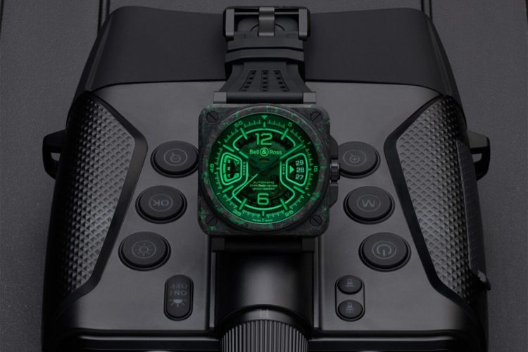 bell-ross-br-x3-night-vision-luksuzni-sat-koji-svetli-iz-tame-6