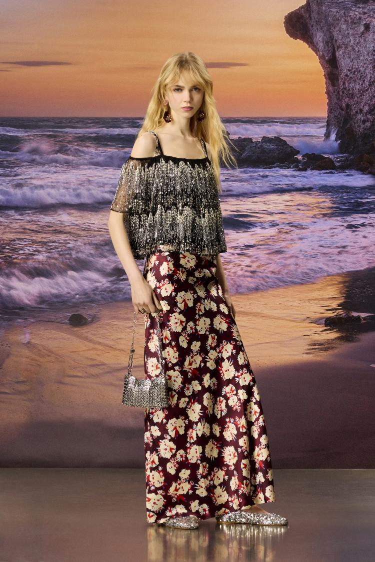 rabanne-porucuje-lets-dance-it-out-i-slavi-glamur-savrsenog-modnog-haosa-1