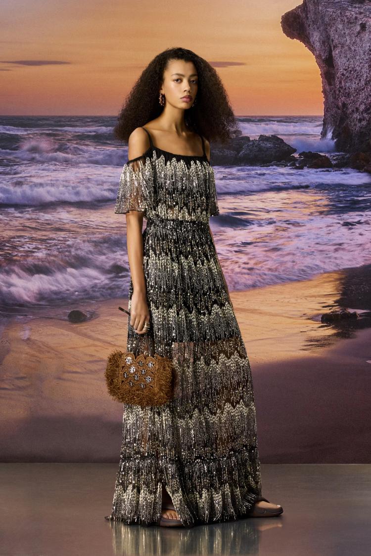 rabanne-porucuje-lets-dance-it-out-i-slavi-glamur-savrsenog-modnog-haosa-5