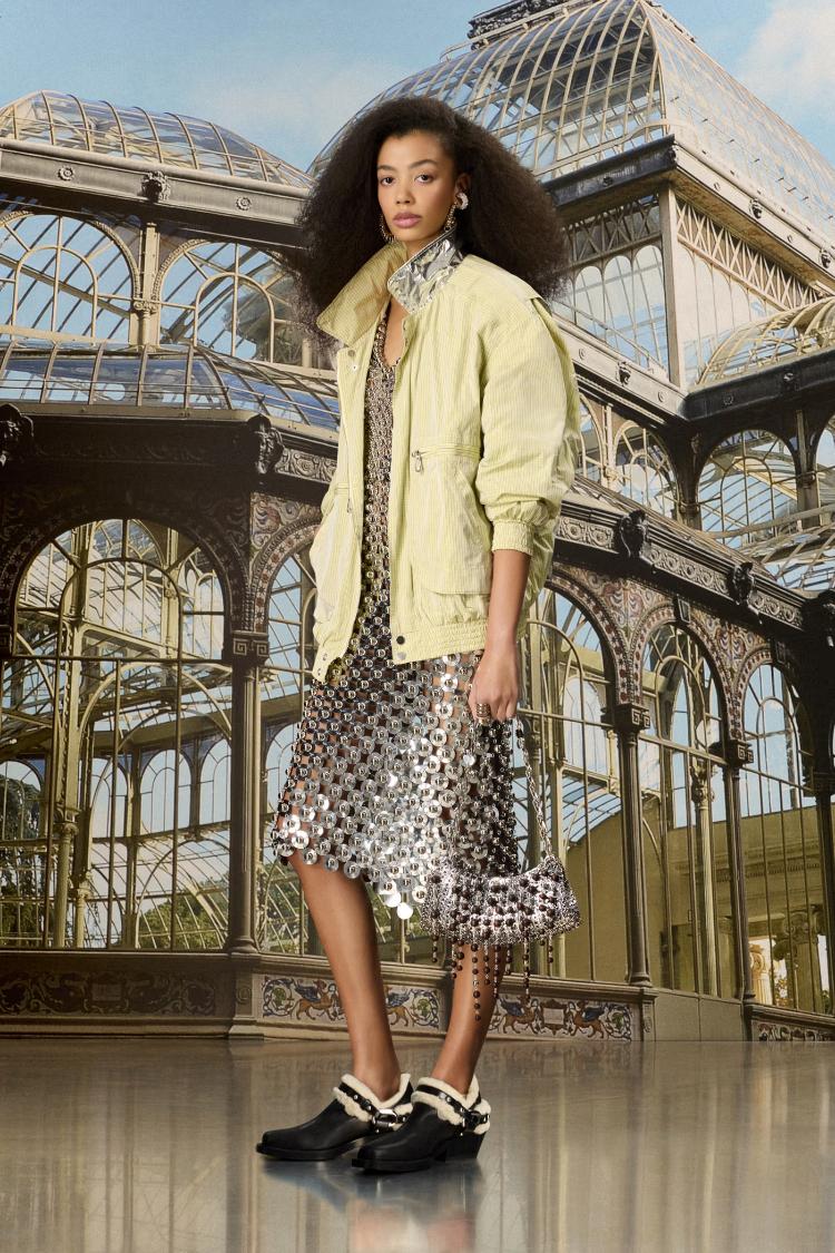 rabanne-porucuje-lets-dance-it-out-i-slavi-glamur-savrsenog-modnog-haosa-11