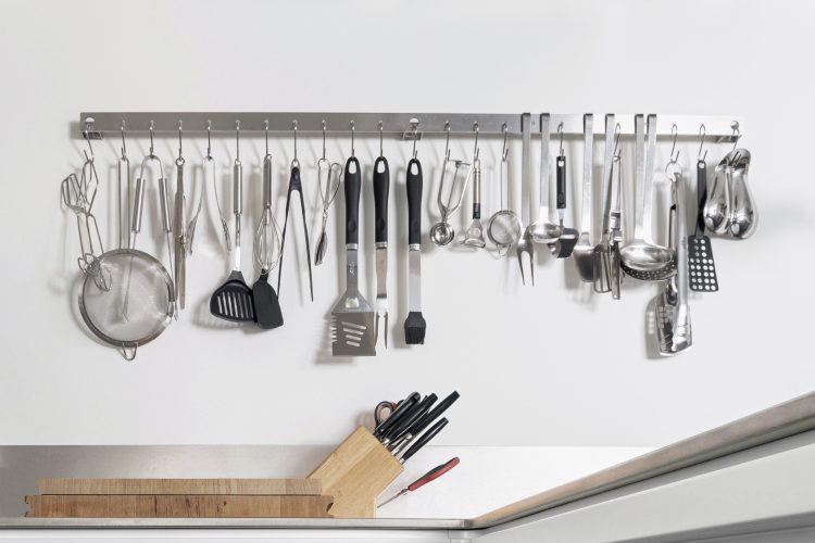 abimis-i-pantone-2026-kada-cloud-dancer-redefinise-savremenu-kuhinju-od-nerdajuceg-celika-7