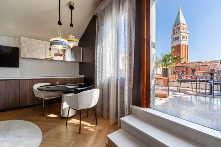 palazzo-rota-tiha-renesansa-venecijanskog-luksuza-na-trgu-svetog-marka-13