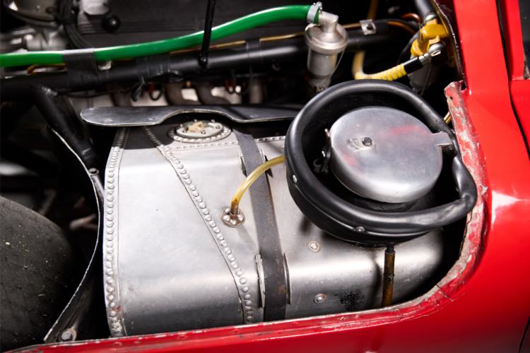 ako-mislite-da-je-bugatti-od-15-miliona-dolara-preskup-ovaj-ferrari-250-lm-ce-vas-ostaviti-bez-teksta-43