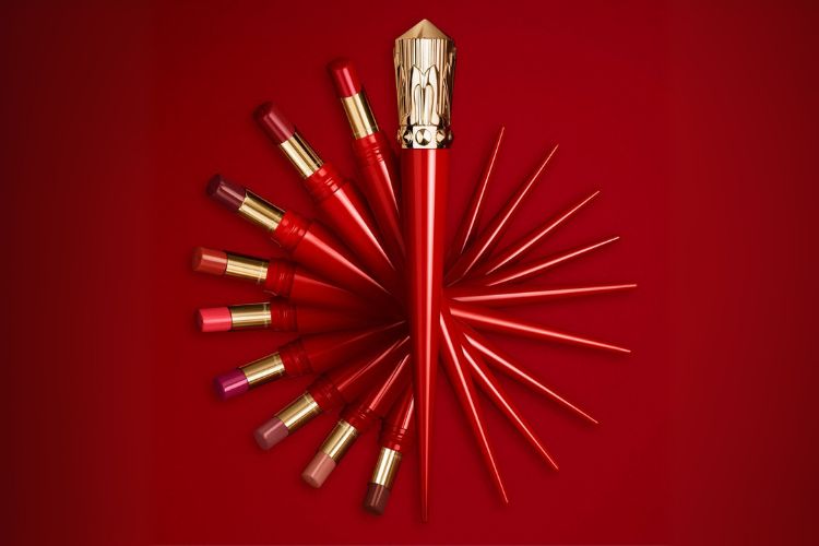 rouge-stiletto-christian-louboutin-osvetljava-scenu-novim-glamuroznim-ruzevima-3
