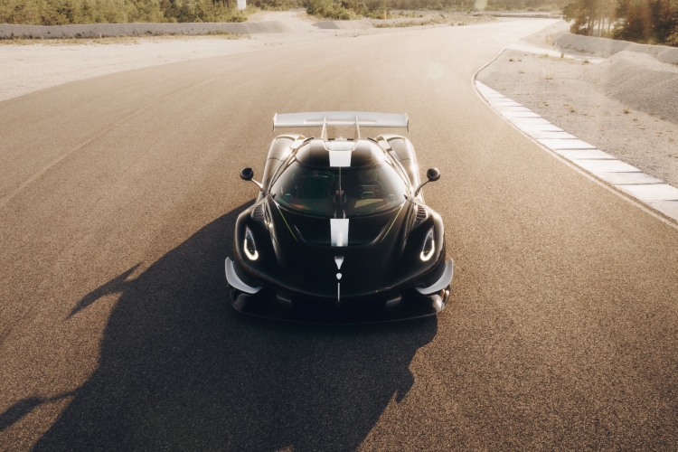 koenigsegg-sadairs-spear-ispisan-brzinom-oblikovan-nasledem-13