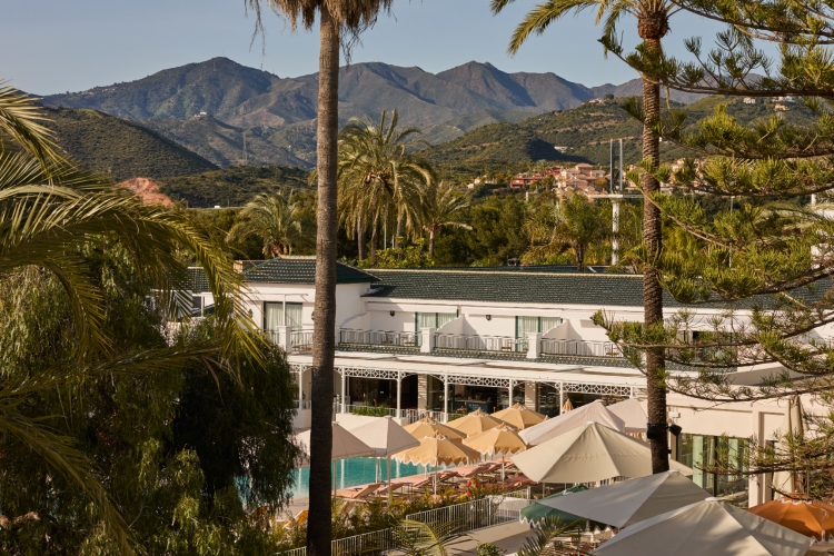duh-mediterana-s-retro-sarmom-redizajn-hotela-kimpton-los-monteros-u-marbelji-24