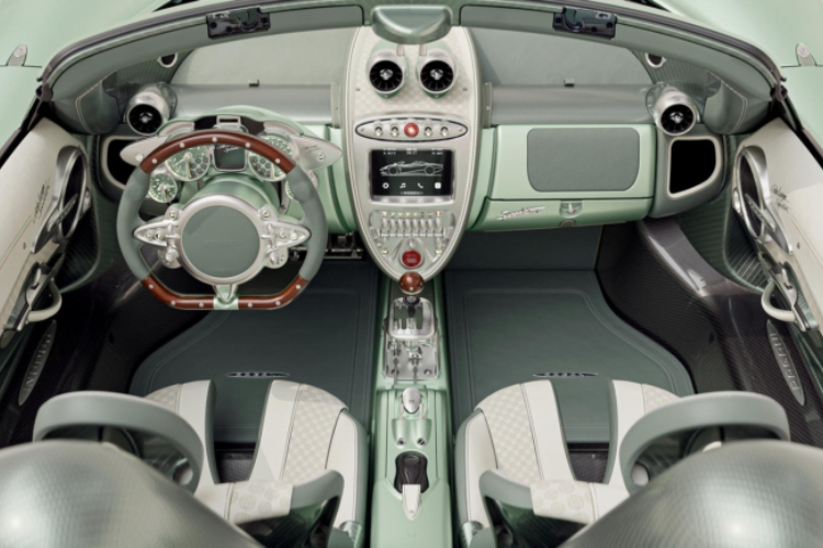 samo-10-milijardera-ce-imati-priliku-da-poseduje-ovau-pagani-huayra-codalunga-speedster-zver-od-852-ks-8