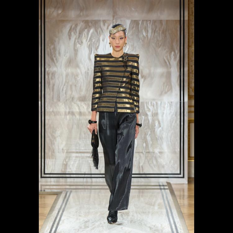 giorgio-armani-prive-predstavlja-kolekciju-visoke-mode-za-jesenzimu-202526-noir-seduisant-41