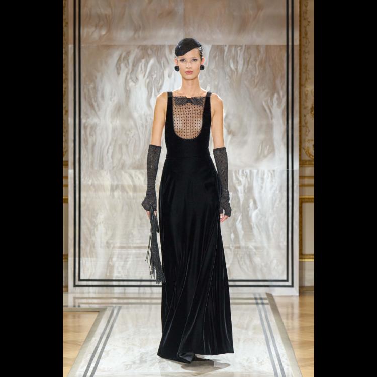 giorgio-armani-prive-predstavlja-kolekciju-visoke-mode-za-jesenzimu-202526-noir-seduisant-46