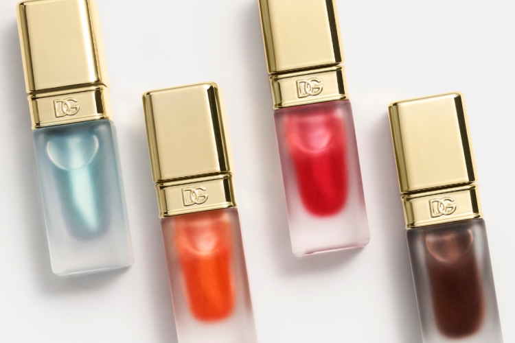 dolcegabbana-oil-lip-plumper-tri-nove-boje-koje-mirisu-na-italijansko-leto-2